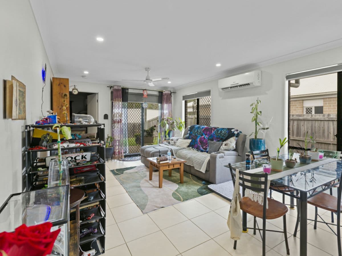 1&2/42 Ryrie Court, PARK RIDGE, Park Ridge - Thumbnail 3