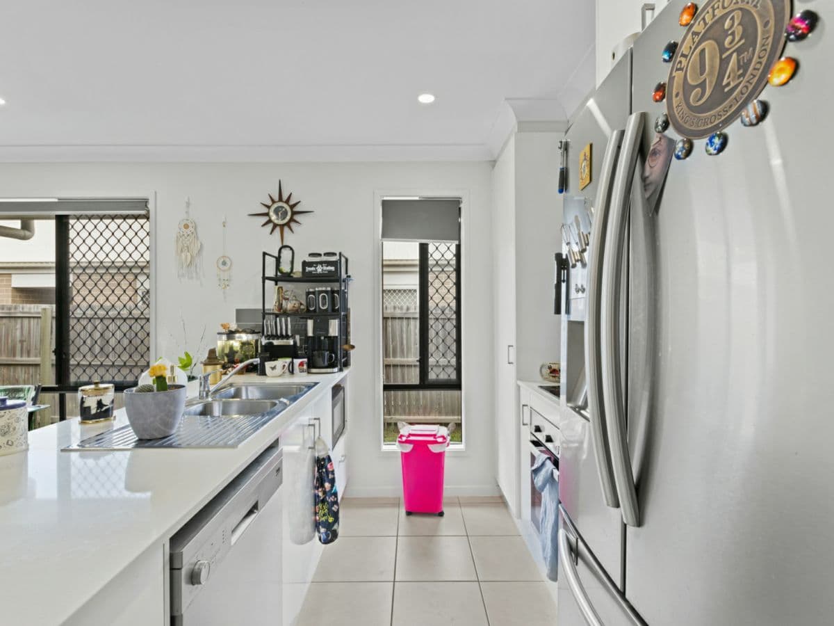 1&2/42 Ryrie Court, PARK RIDGE, Park Ridge - Thumbnail 5