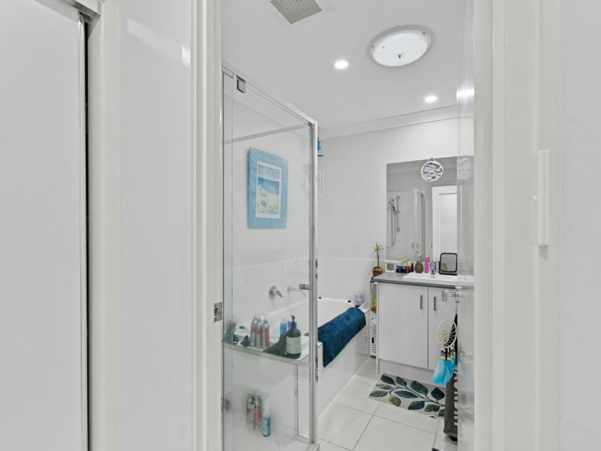1&2/42 Ryrie Court, PARK RIDGE, Park Ridge - Thumbnail 7