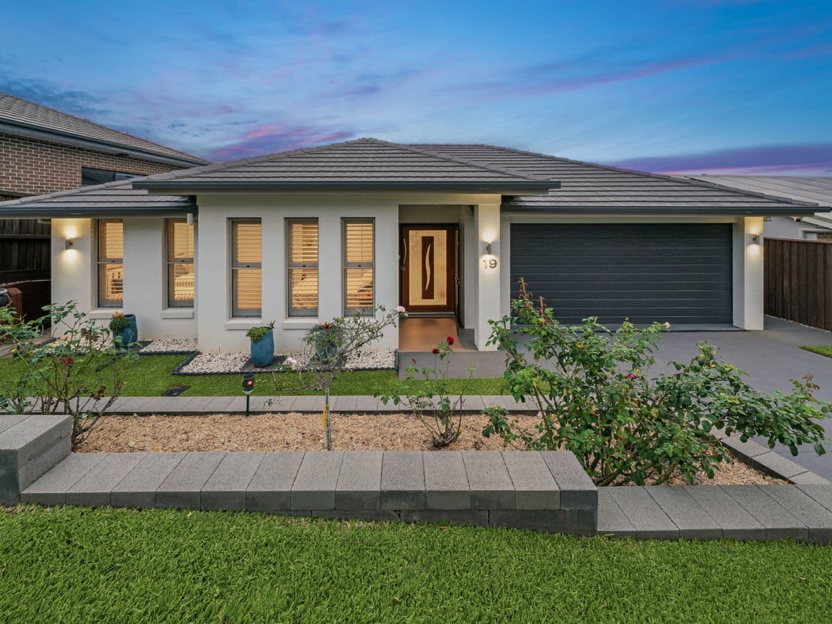 19 Horizons Parkway, PORT MACQUARIE, Port Macquarie - Image 1