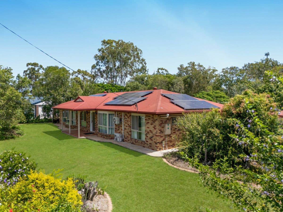 54 Flame Tree Court, WALLOON, Walloon - Thumbnail 2