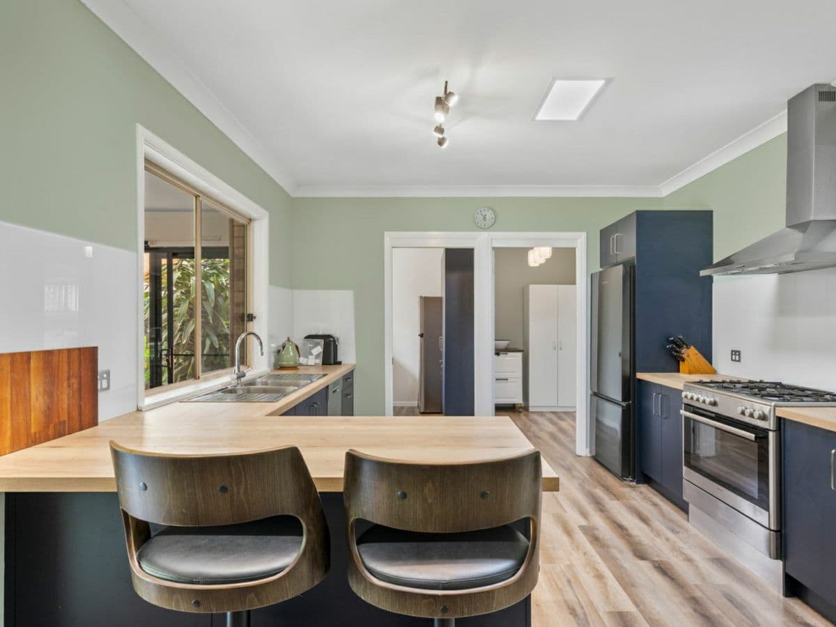 54 Flame Tree Court, WALLOON, Walloon - Thumbnail 7