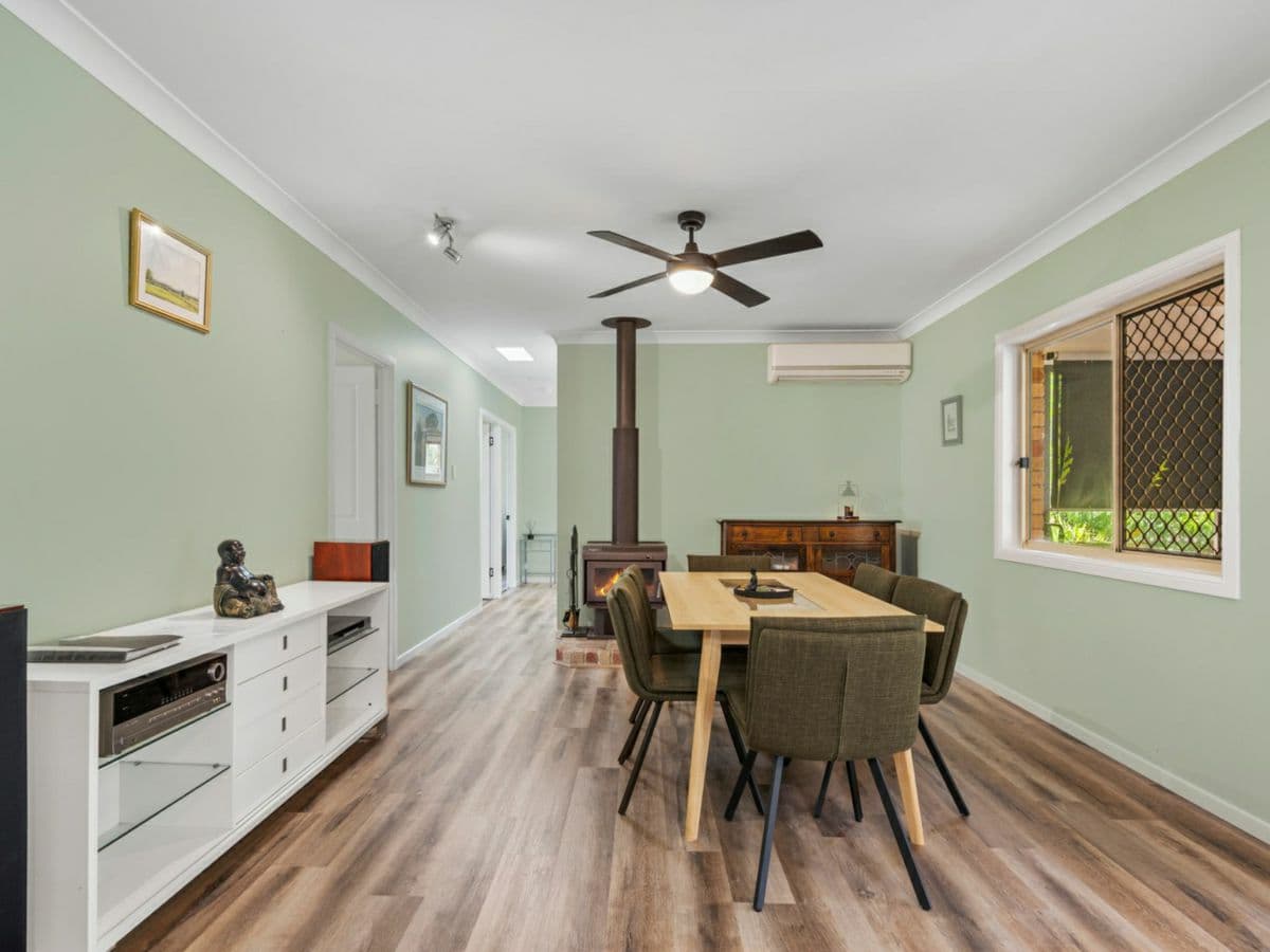 54 Flame Tree Court, WALLOON, Walloon - Thumbnail 8