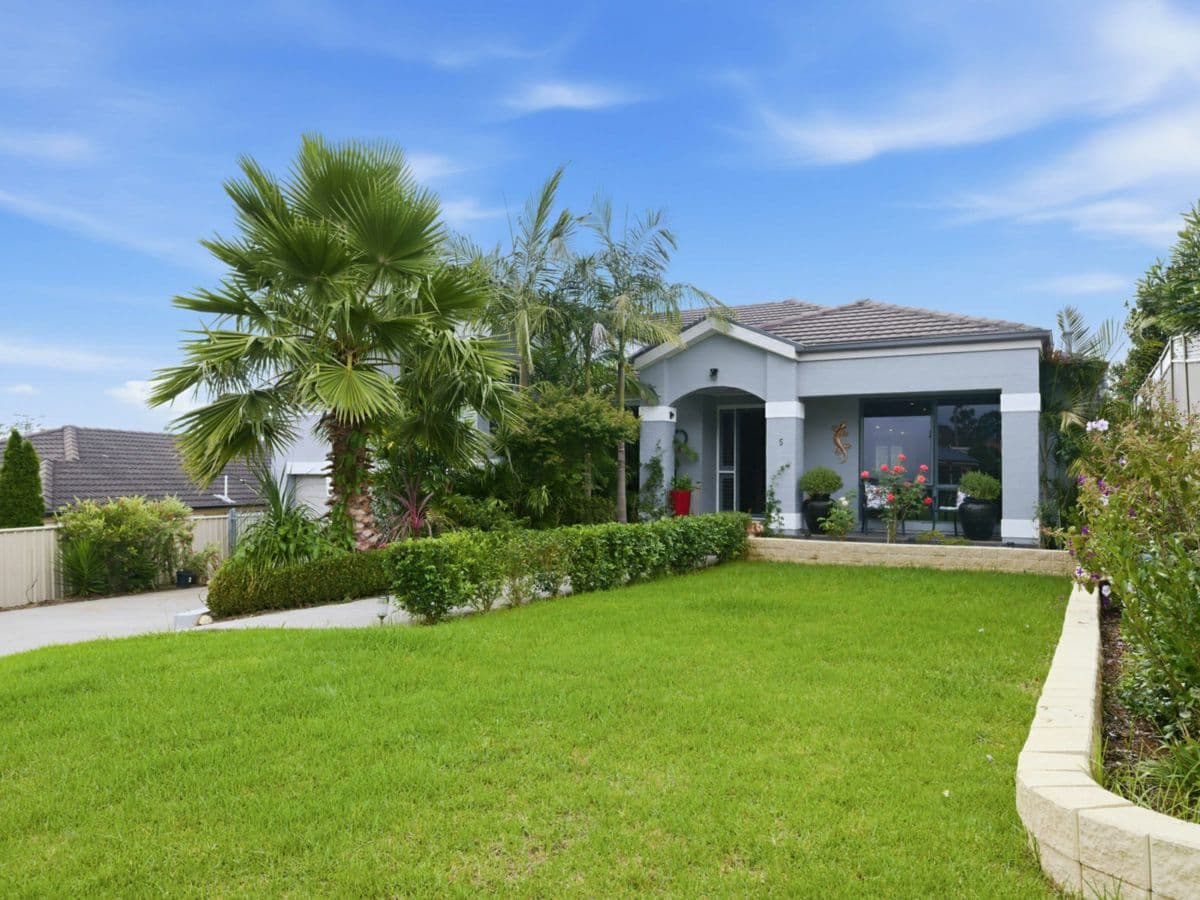 5 Luks Way, BATEHAVEN, Batehaven - Thumbnail 2