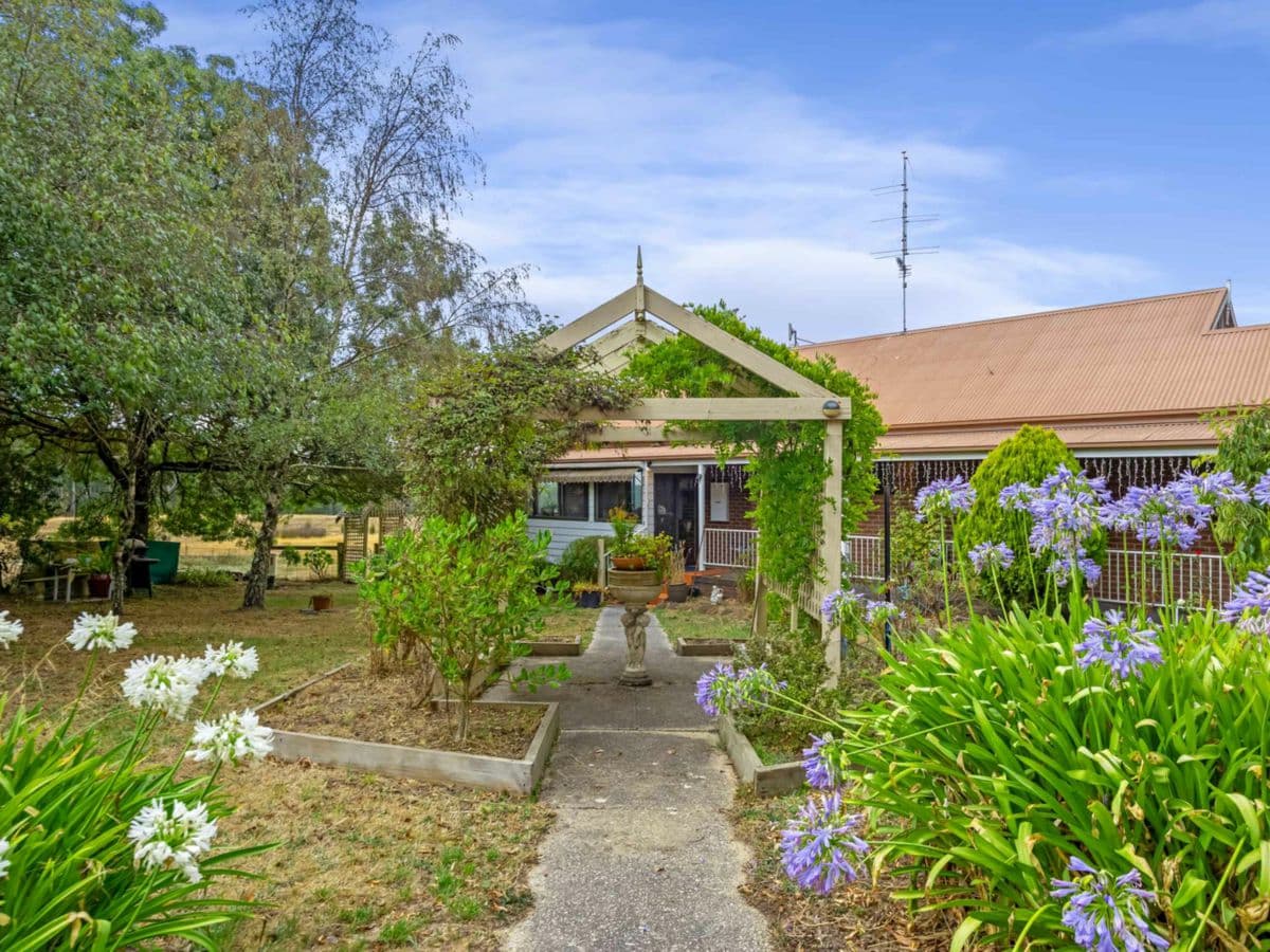 15 Mahers Lane, MOUNT EGERTON, Mount Egerton - Thumbnail 2