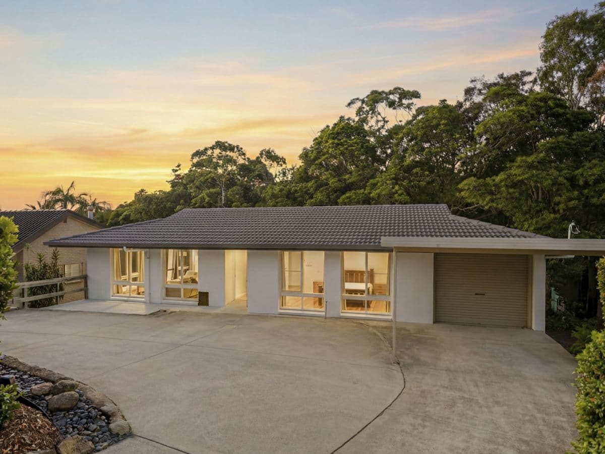 18 Sandy Beach Road, KORORA, Korora - Thumbnail 3