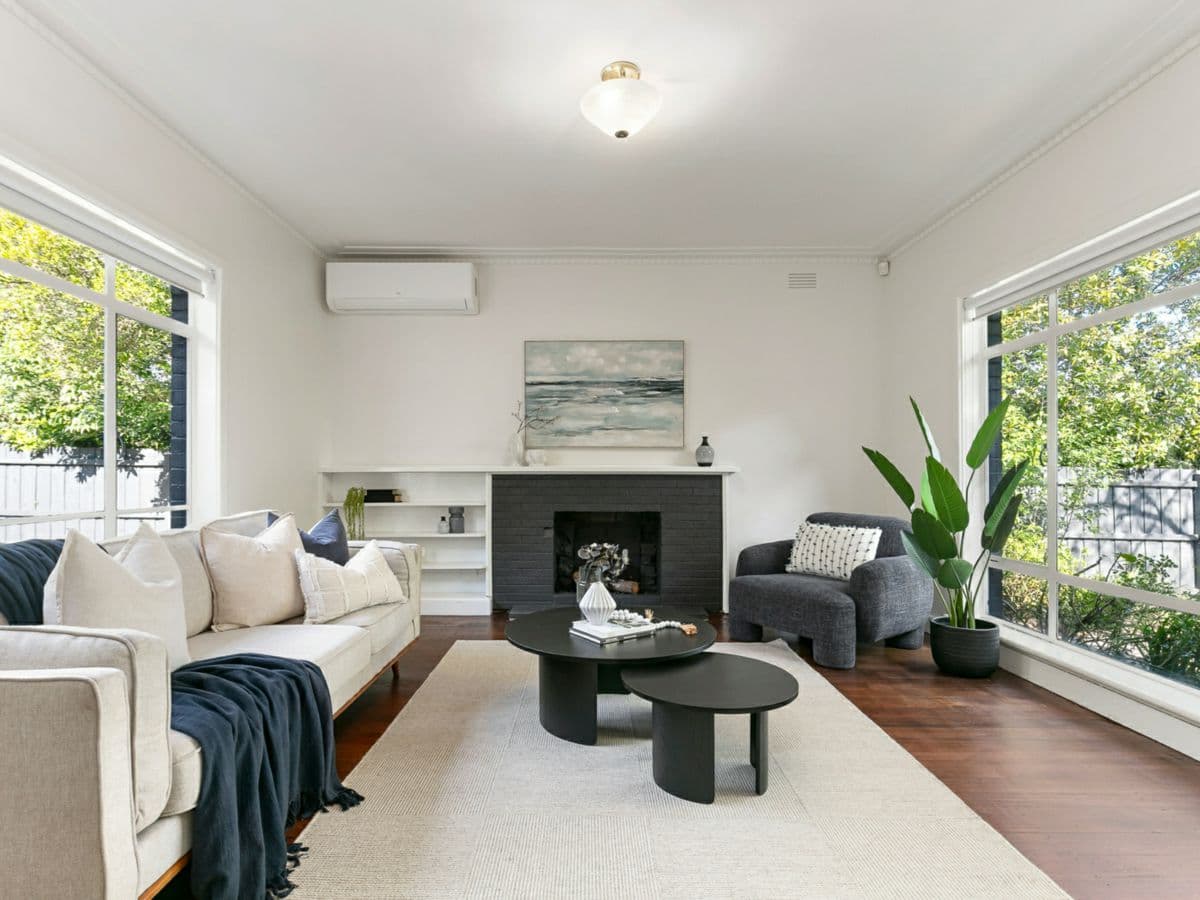 8 Waiora Road, ROSANNA, Rosanna - Thumbnail 2