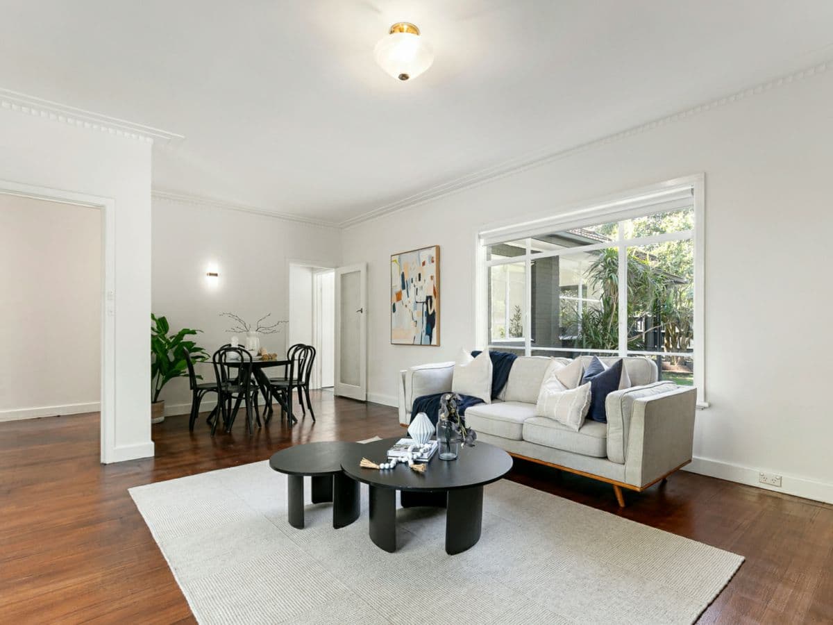 8 Waiora Road, ROSANNA, Rosanna - Thumbnail 3