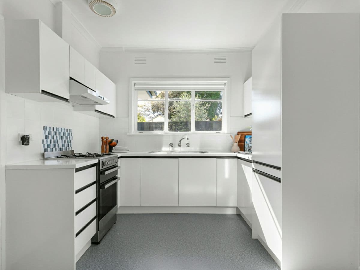 8 Waiora Road, ROSANNA, Rosanna - Thumbnail 8
