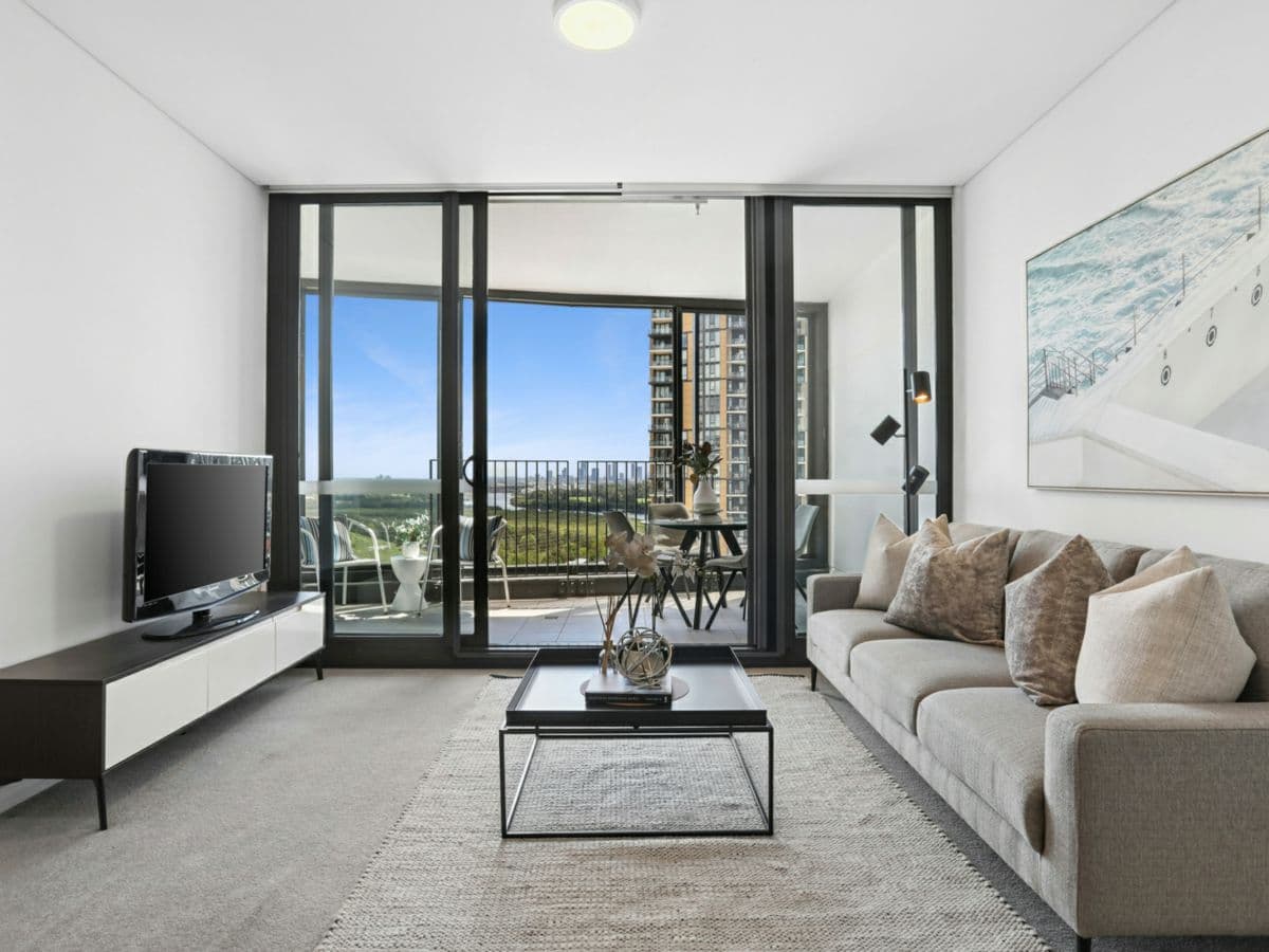 1607/10 Burroway Road, WENTWORTH POINT, Wentworth Point - Thumbnail 2