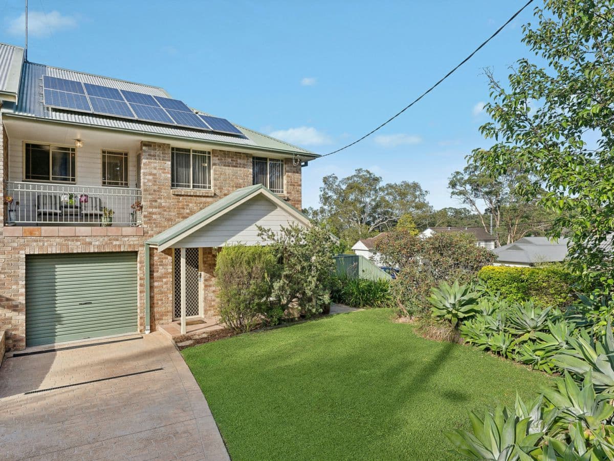 2/4 Cross Street, GLENBROOK, Glenbrook - Image 1