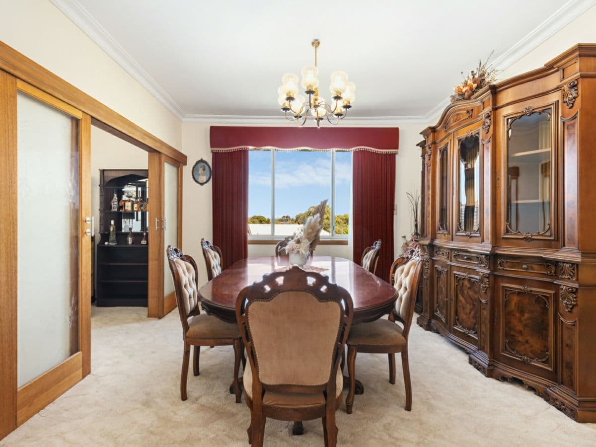 31 Glencannon Crescent, CLAYTON SOUTH, Clayton South - Thumbnail 3