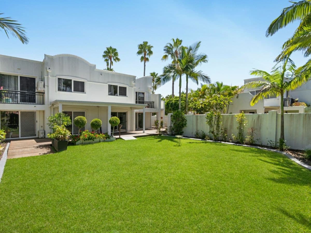 10/100 Cotlew Street East, SOUTHPORT, Southport - Image 1