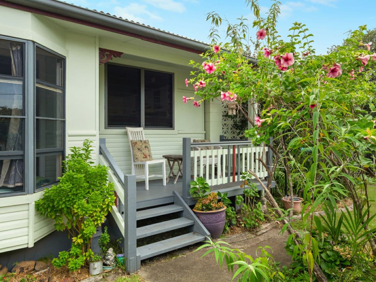 11 Sullivan Street, TWEED HEADS SOUTH, Tweed Heads South - Thumbnail 2