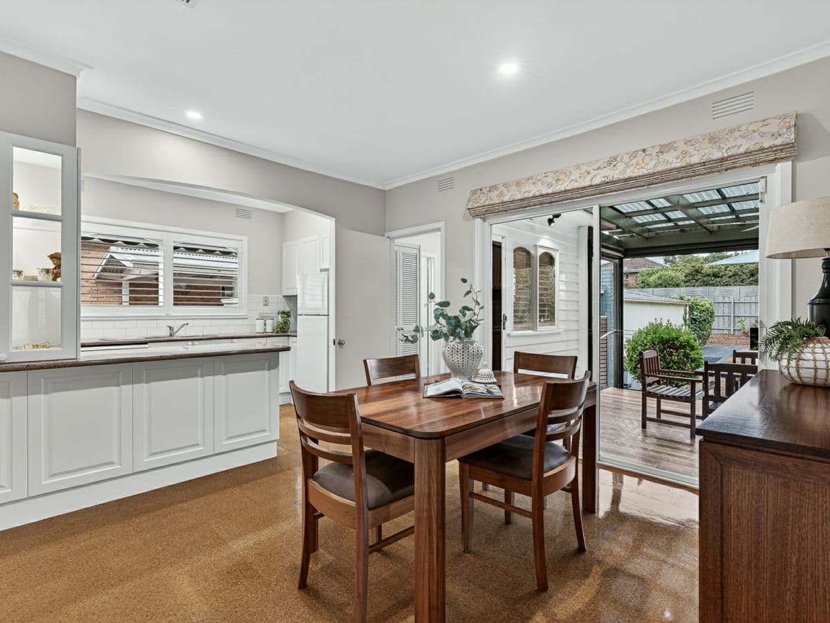 7 Barker Street, BLACKBURN SOUTH, Blackburn South - Thumbnail 3