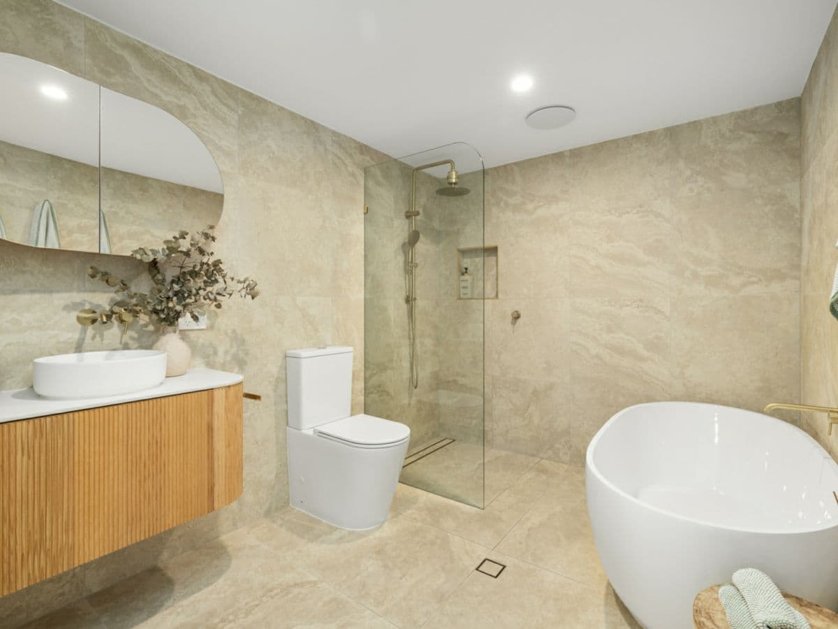 340 Tingal Road, WYNNUM, Wynnum - Thumbnail 3