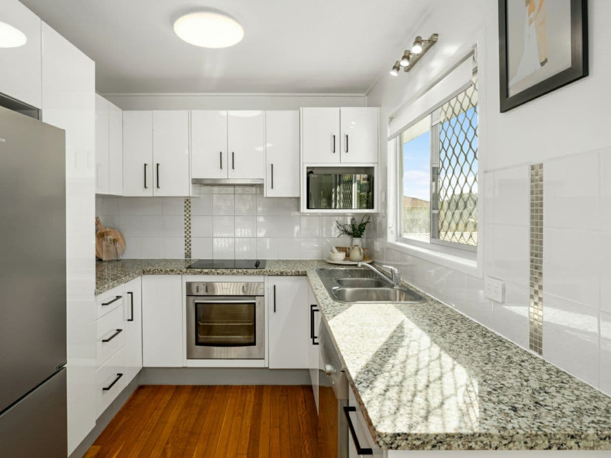 340 Tingal Road, WYNNUM, Wynnum - Thumbnail 5