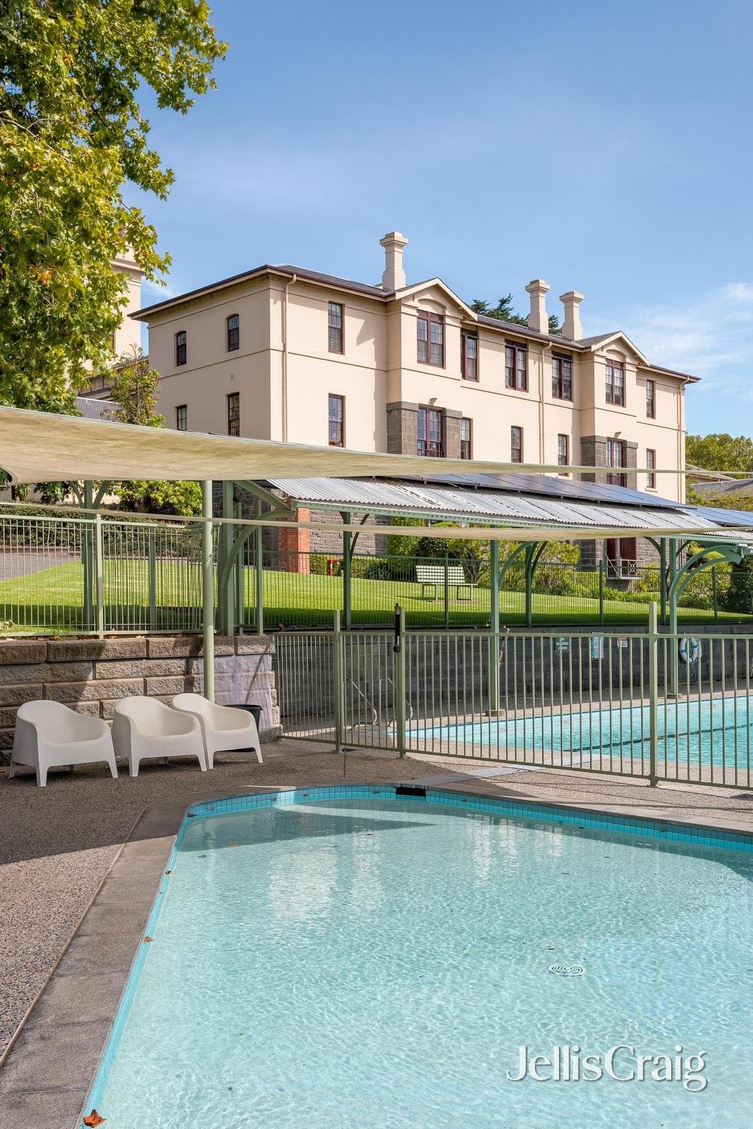 145 Wiltshire Drive, Kew, Kew - Image 1