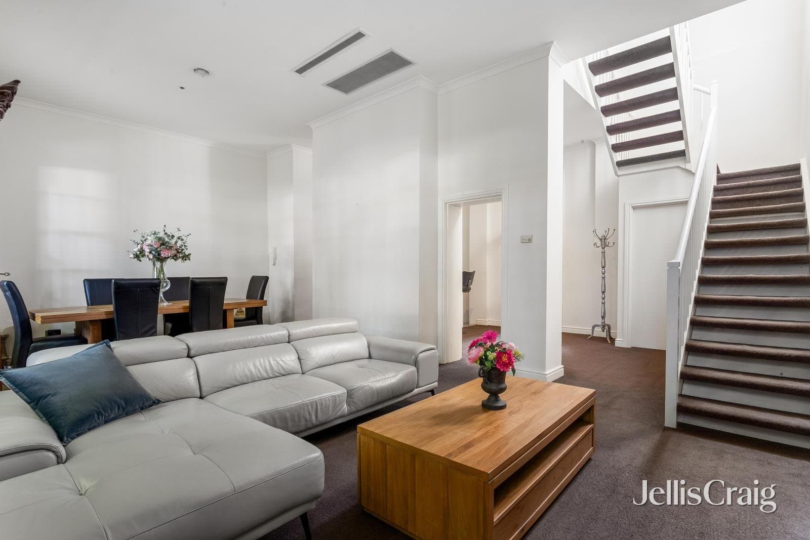 145 Wiltshire Drive, Kew, Kew - Thumbnail 2
