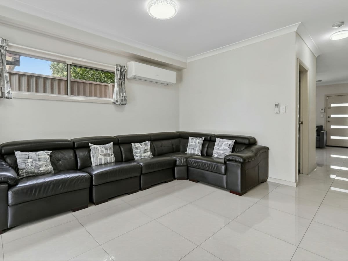 3 Carinya Road, GIRRAWEEN, Girraween - Thumbnail 2