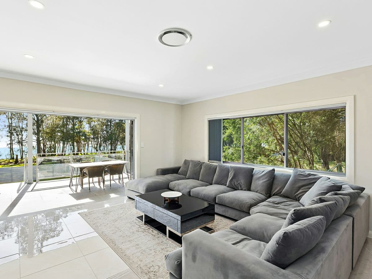 65 Lakedge Avenue, BERKELEY VALE, Berkeley Vale - Thumbnail 2
