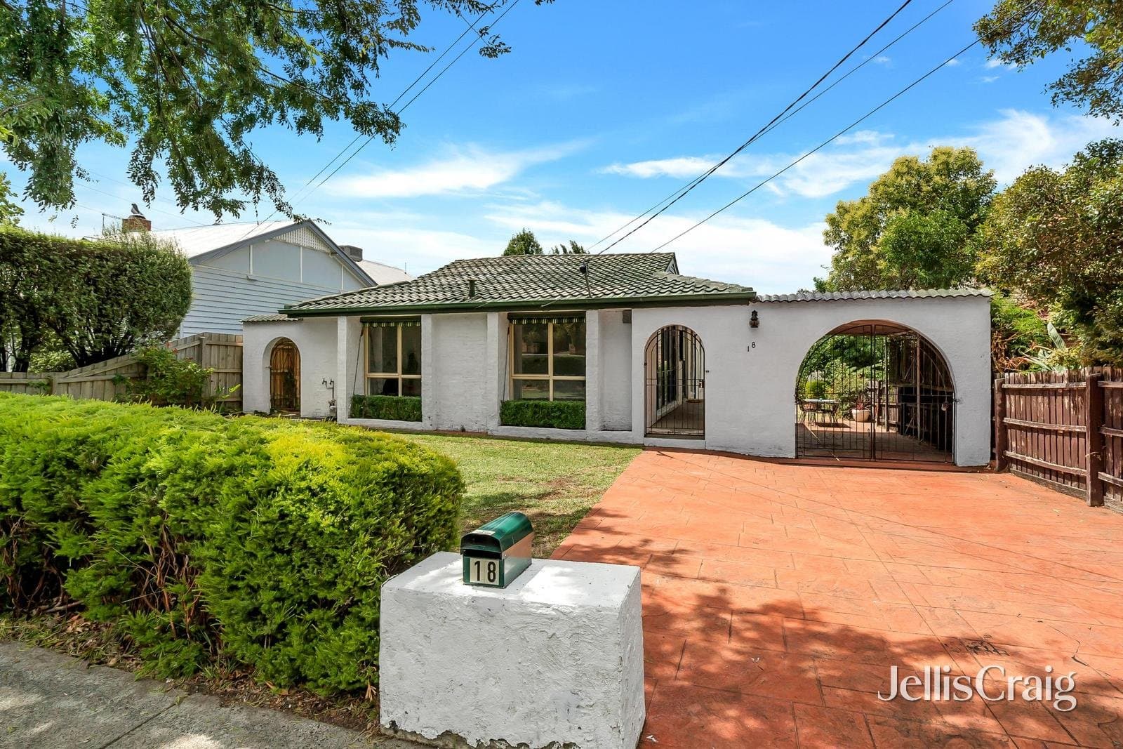 18 Barcelona Street, Box Hill, Box Hill - Thumbnail 2