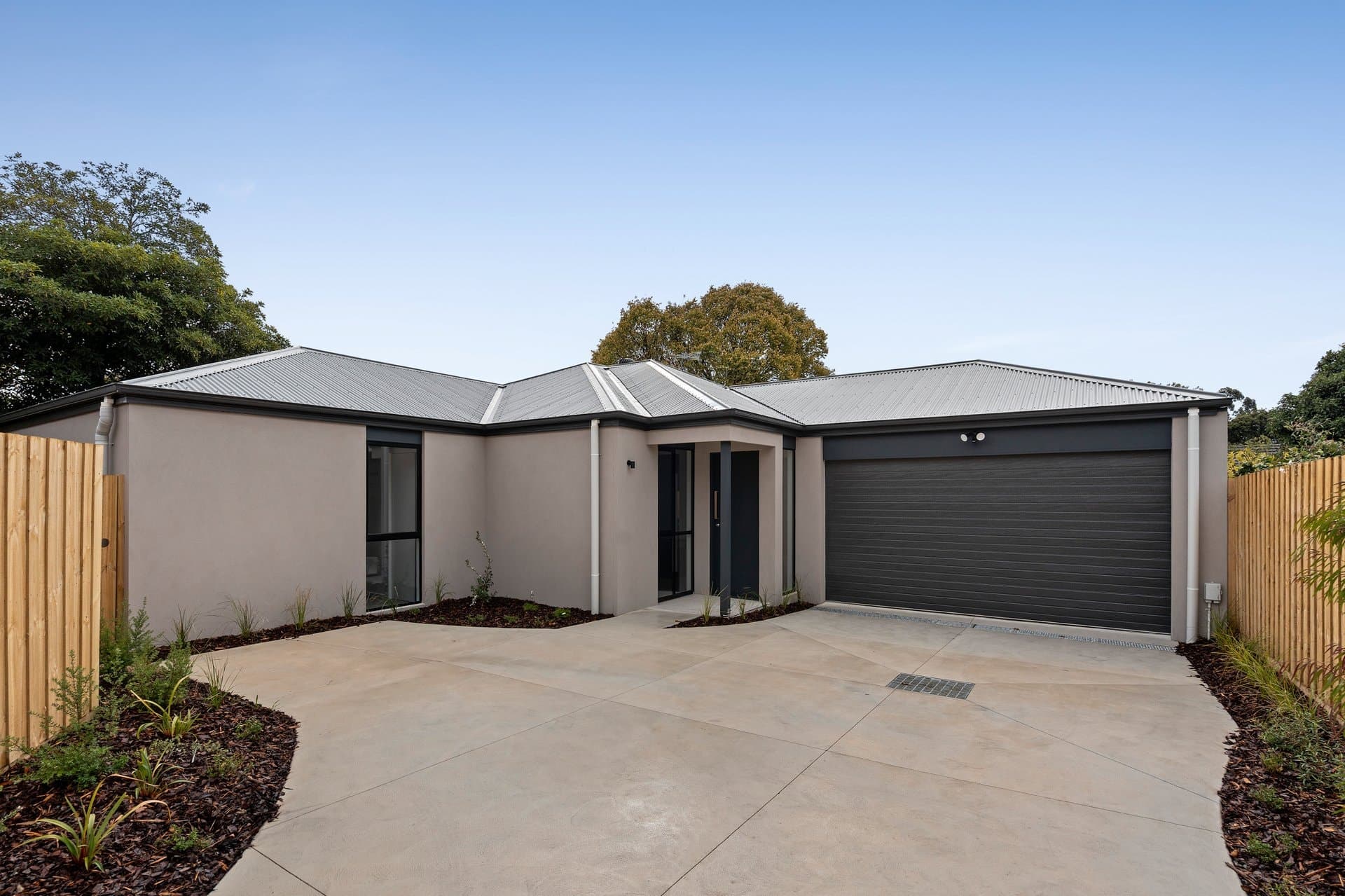 17a Lade Avenue, Kilsyth, Kilsyth - Image 1