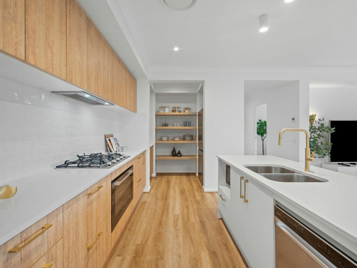77 Tomaree Road, WHITE ROCK, White Rock - Thumbnail 4