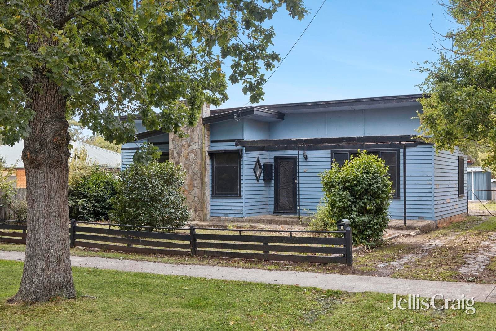 12 Collier Street, Woodend, Woodend - Image 1