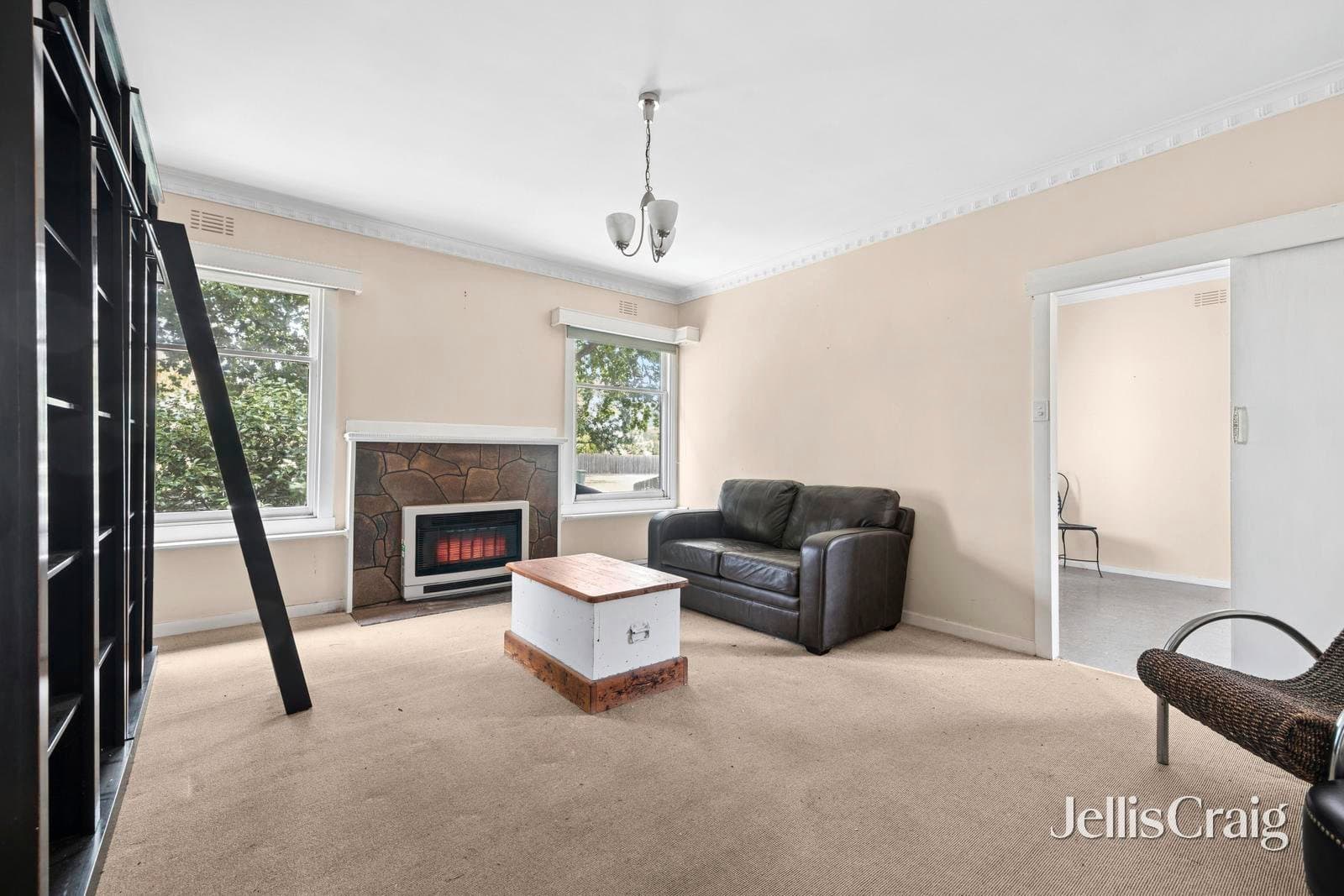 12 Collier Street, Woodend, Woodend - Thumbnail 3