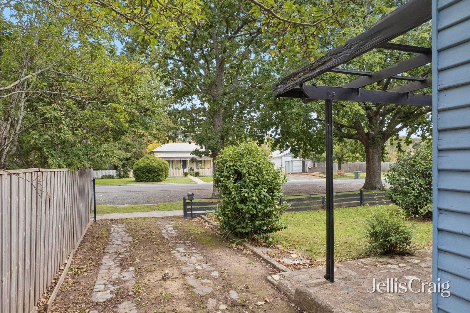 12 Collier Street, Woodend, Woodend - Thumbnail 4