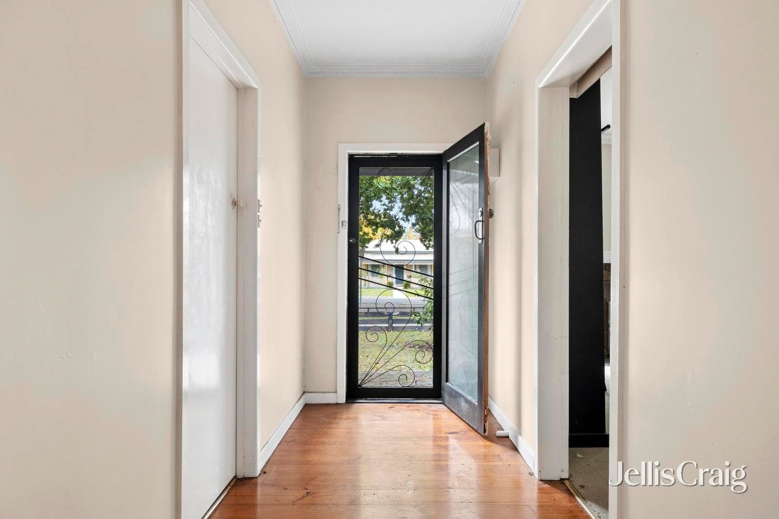 12 Collier Street, Woodend, Woodend - Thumbnail 8