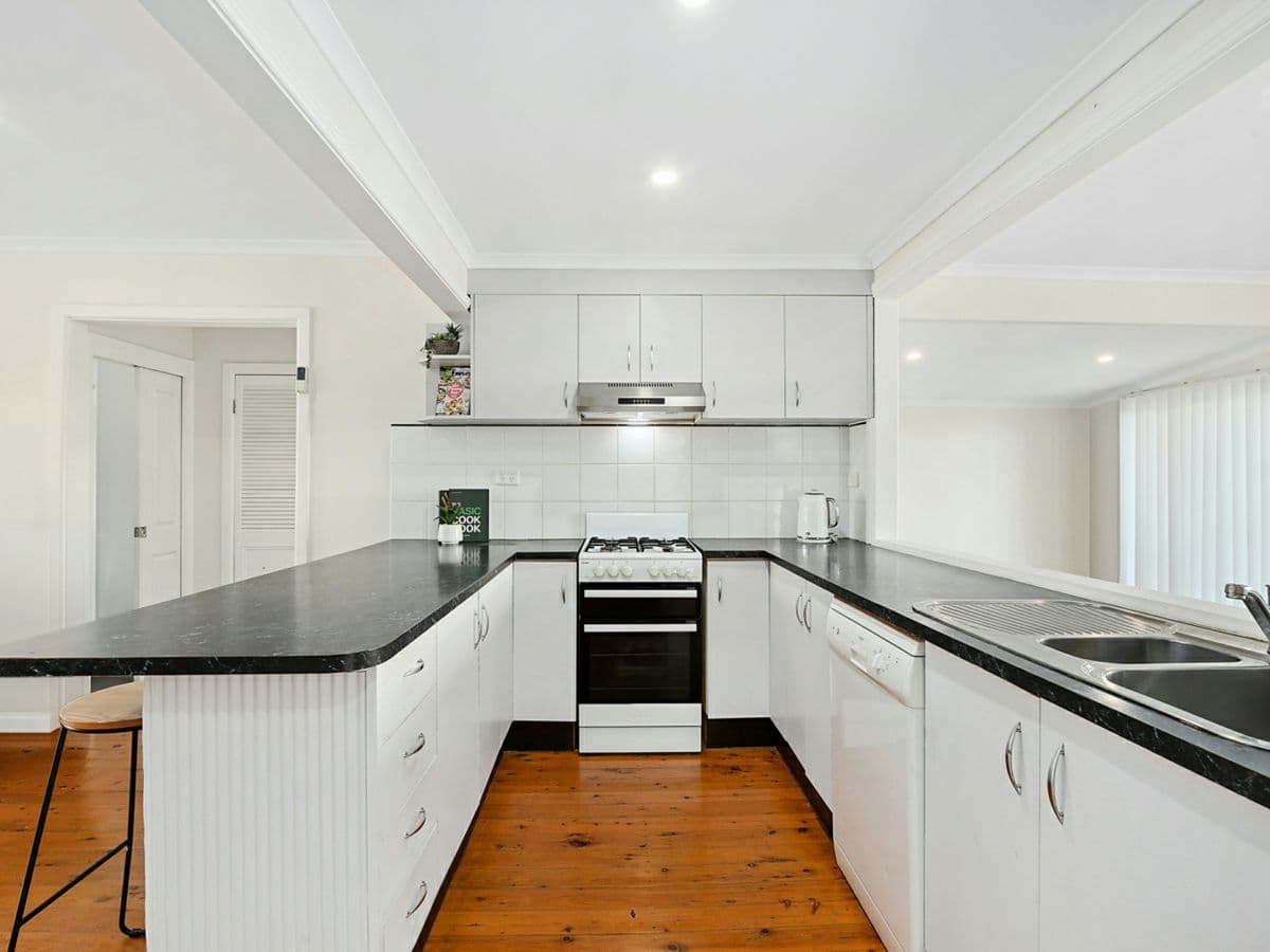 14 & 14a Fran Avenue, BERKELEY VALE, Berkeley Vale - Thumbnail 3