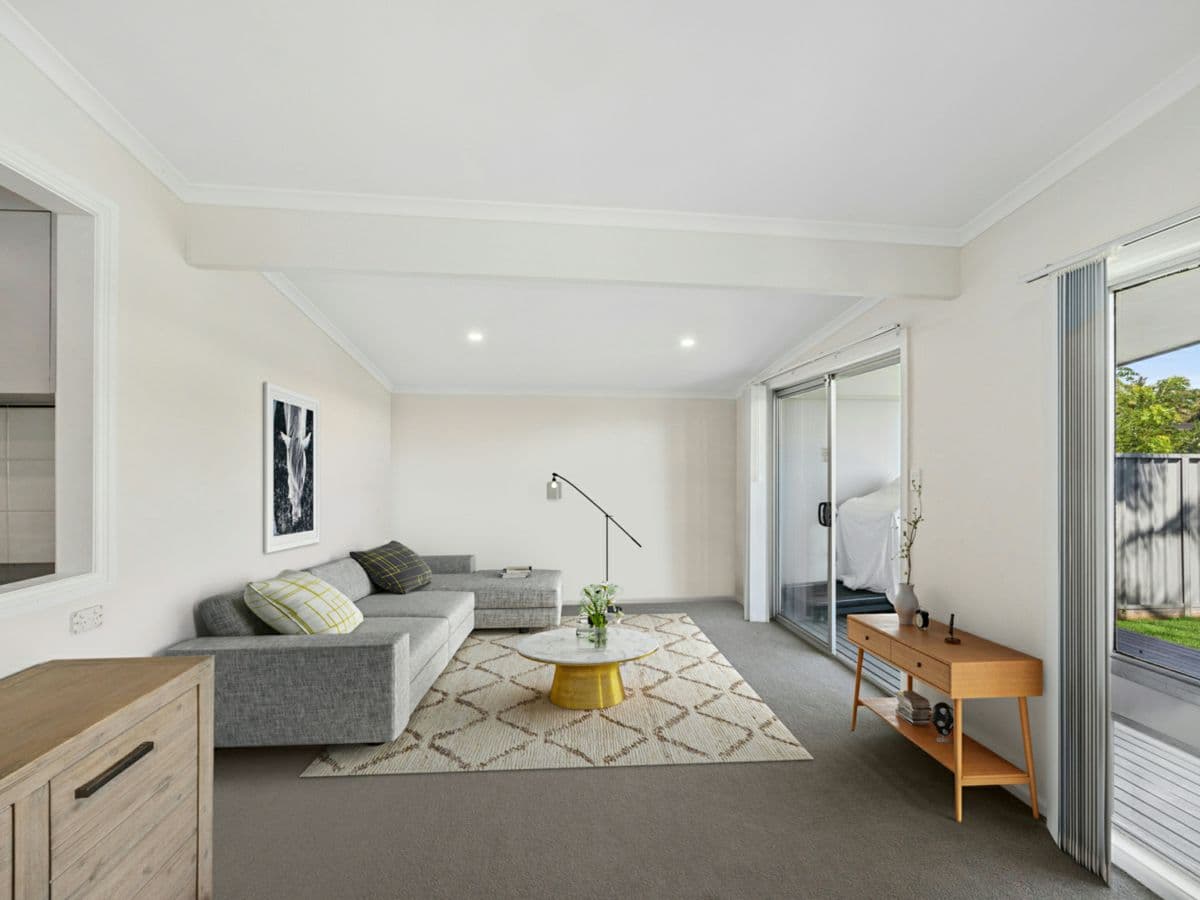 14 & 14a Fran Avenue, BERKELEY VALE, Berkeley Vale - Thumbnail 4
