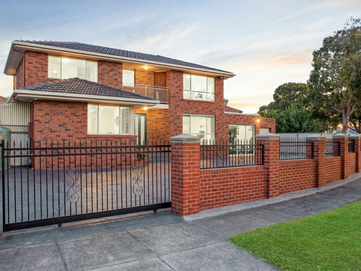 10 Schneider Crescent, CLARINDA, Clarinda - Image 1