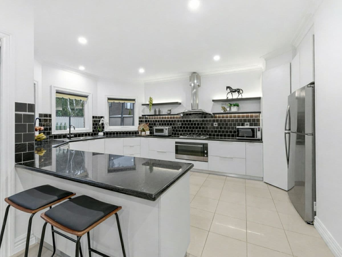 3 Robina Court, DINGLEY VILLAGE, Dingley Village - Thumbnail 6