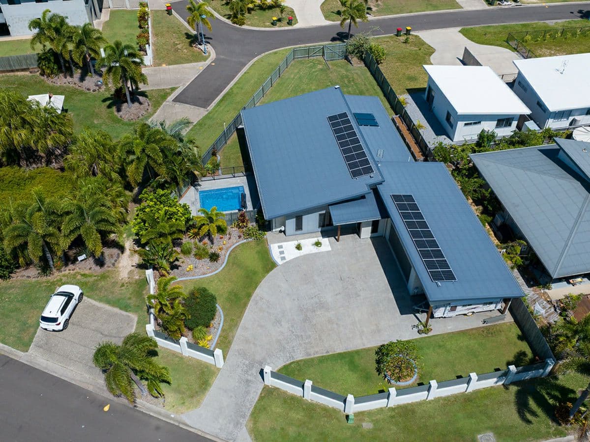 18 Waterfront Drive, AGNES WATER, Agnes Water - Image 1