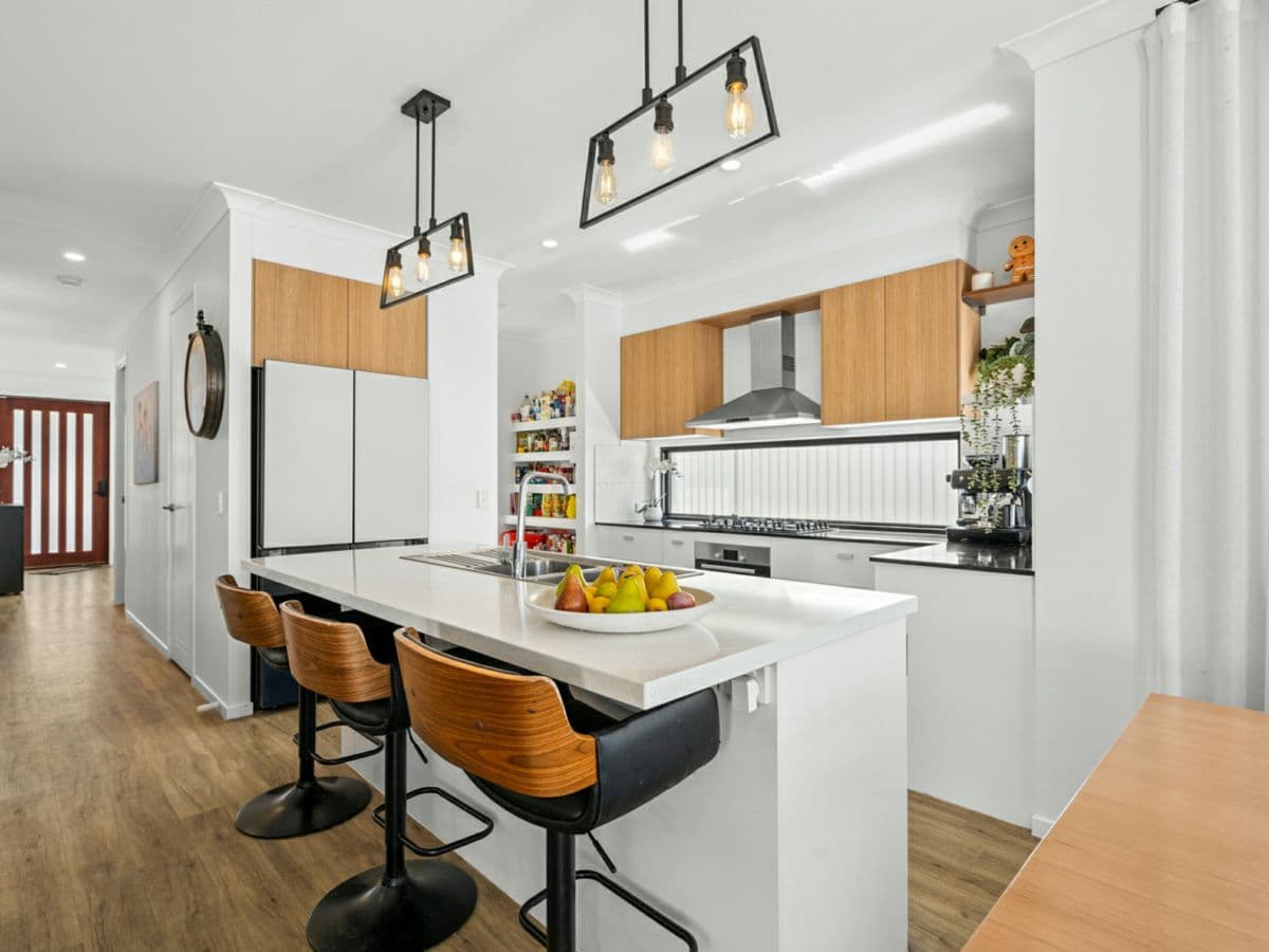8 Mosman Court, BARINGA, Baringa - Thumbnail 6