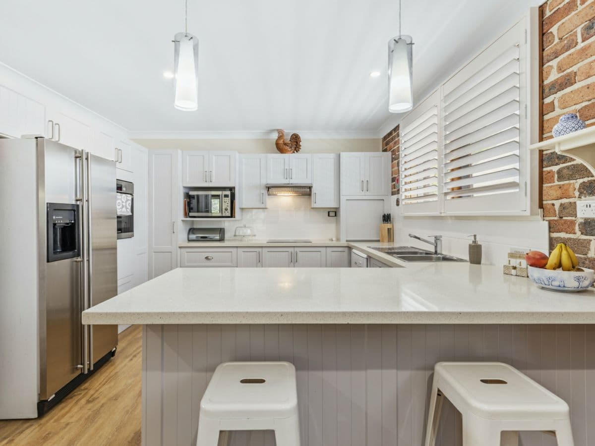 54 Tallwood Avenue, MOLLYMOOK BEACH, Mollymook Beach - Thumbnail 4