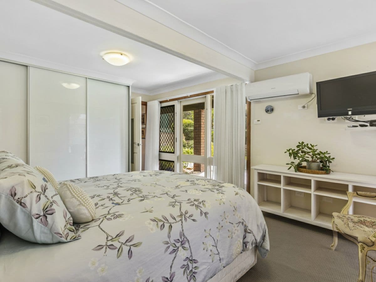54 Tallwood Avenue, MOLLYMOOK BEACH, Mollymook Beach - Thumbnail 7