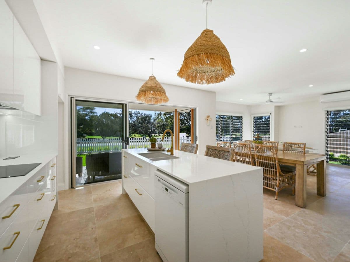 15A Howard Street, BARGARA, Bargara - Thumbnail 6