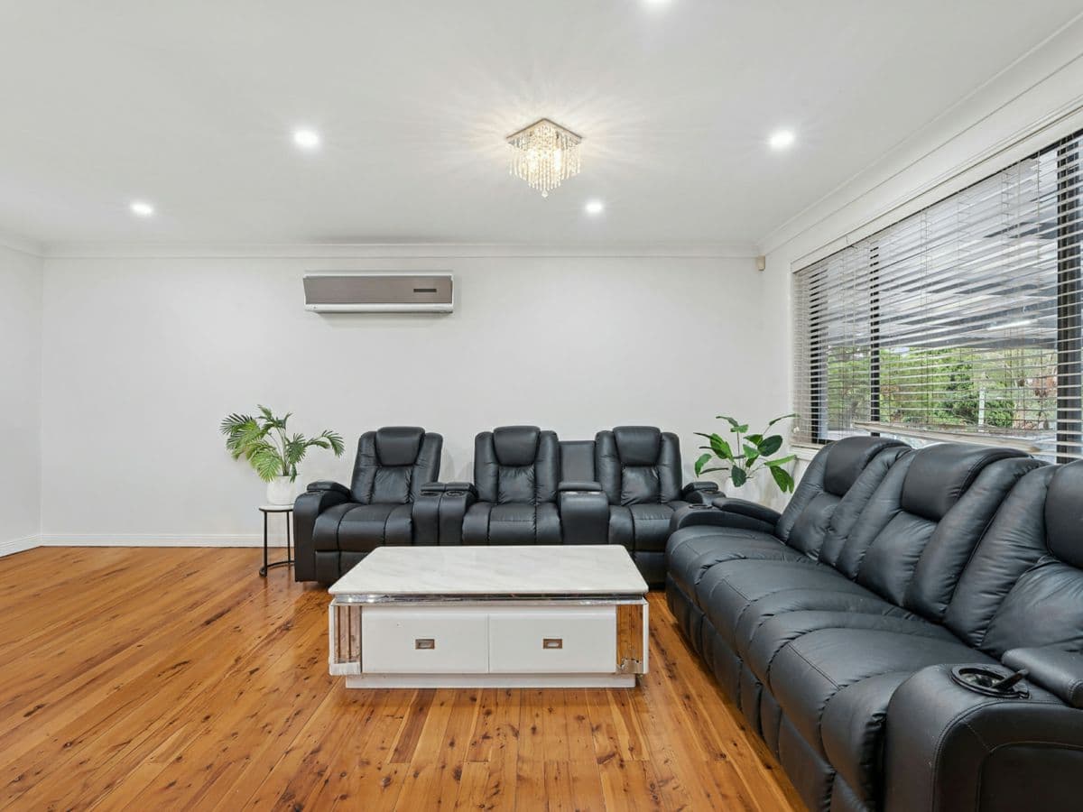 21 Hinkler Avenue, CONDELL PARK, Condell Park - Thumbnail 2