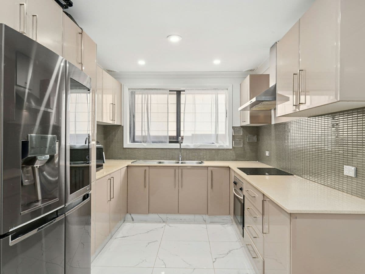 21 Hinkler Avenue, CONDELL PARK, Condell Park - Thumbnail 3