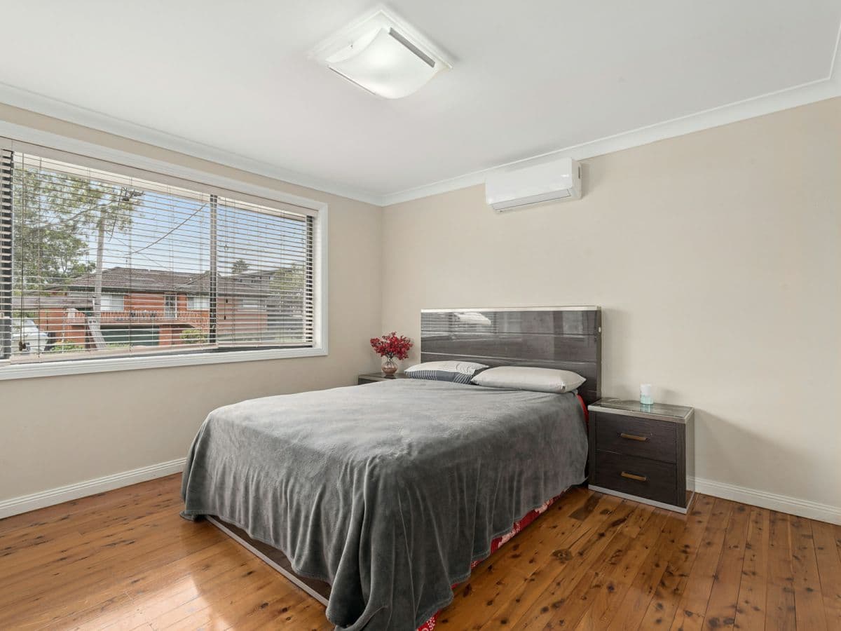 21 Hinkler Avenue, CONDELL PARK, Condell Park - Thumbnail 6