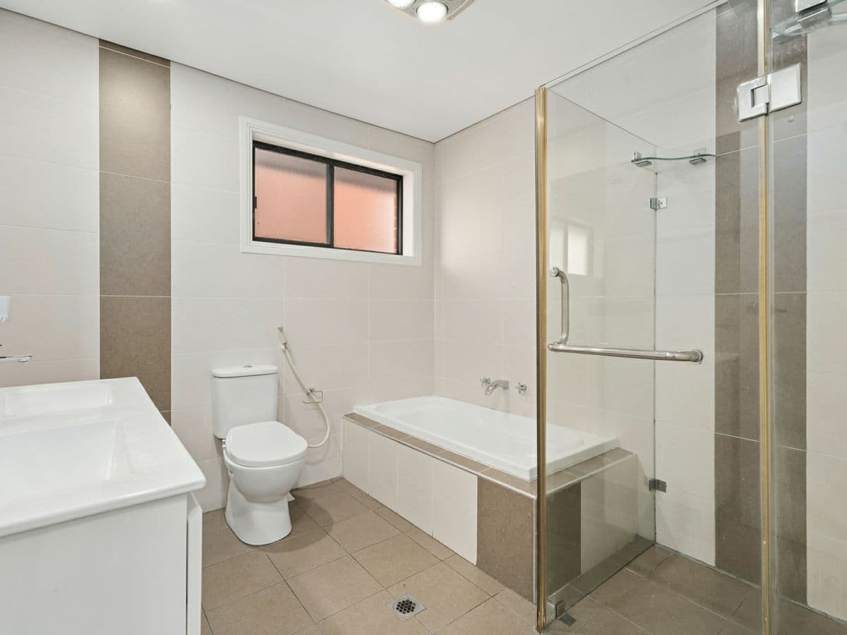 21 Hinkler Avenue, CONDELL PARK, Condell Park - Thumbnail 7