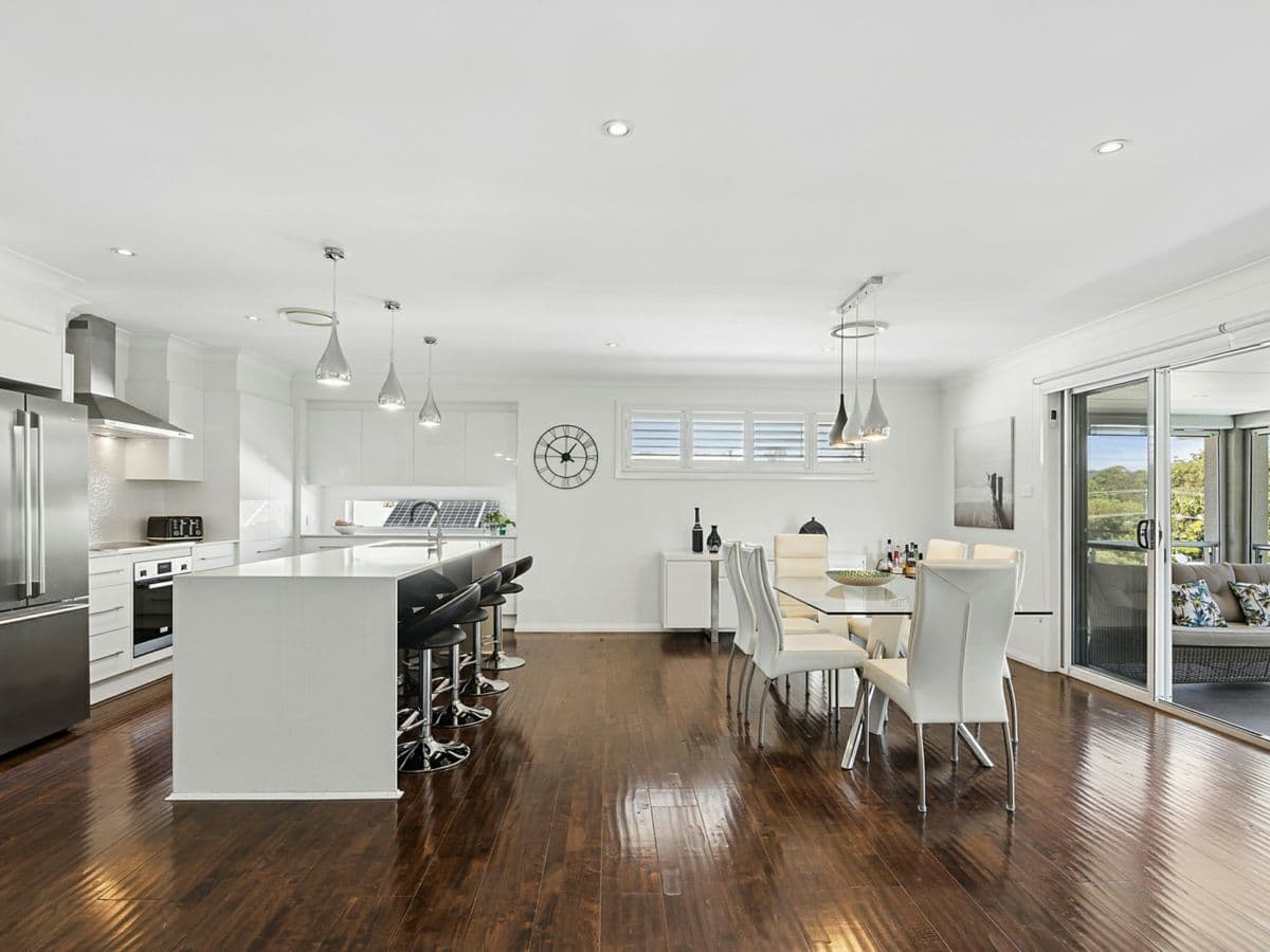6 Oscar Drive, CHITTAWAY POINT, Chittaway Point - Thumbnail 4