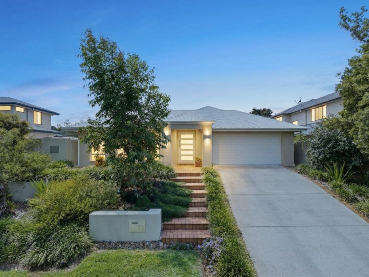 11 Blackall Road, MURRUMBA DOWNS, Murrumba Downs - Image 1