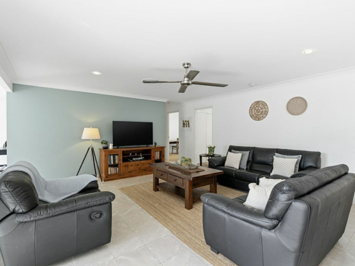 11 Blackall Road, MURRUMBA DOWNS, Murrumba Downs - Thumbnail 4