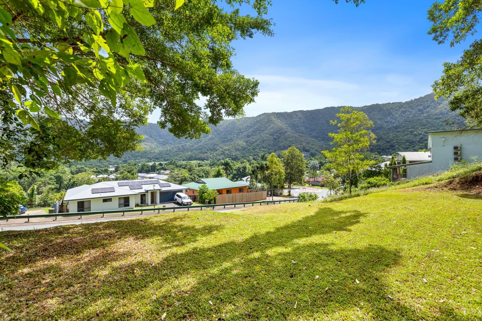 26 Timberlea Drive, Bentley Park, Bentley Park - Thumbnail 3