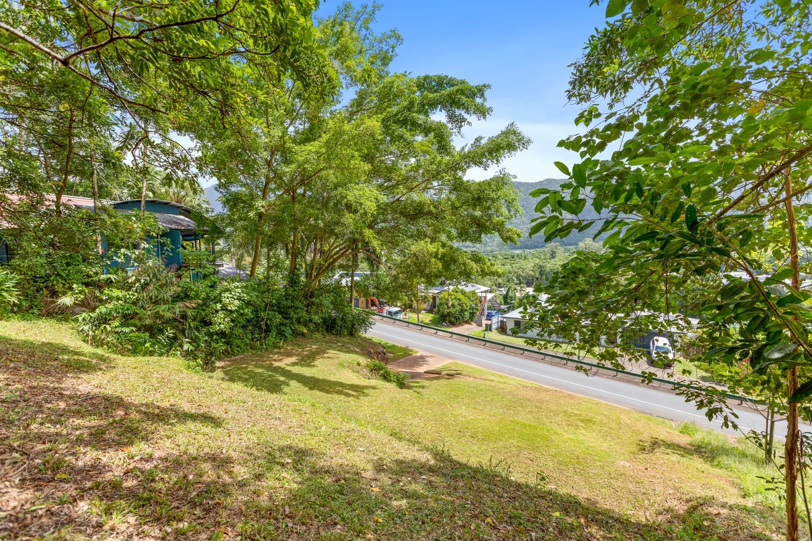 26 Timberlea Drive, Bentley Park, Bentley Park - Thumbnail 4